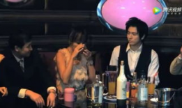 美女的胸给男人玩视频,美女胸型互动视频，男性观众福利大放送！